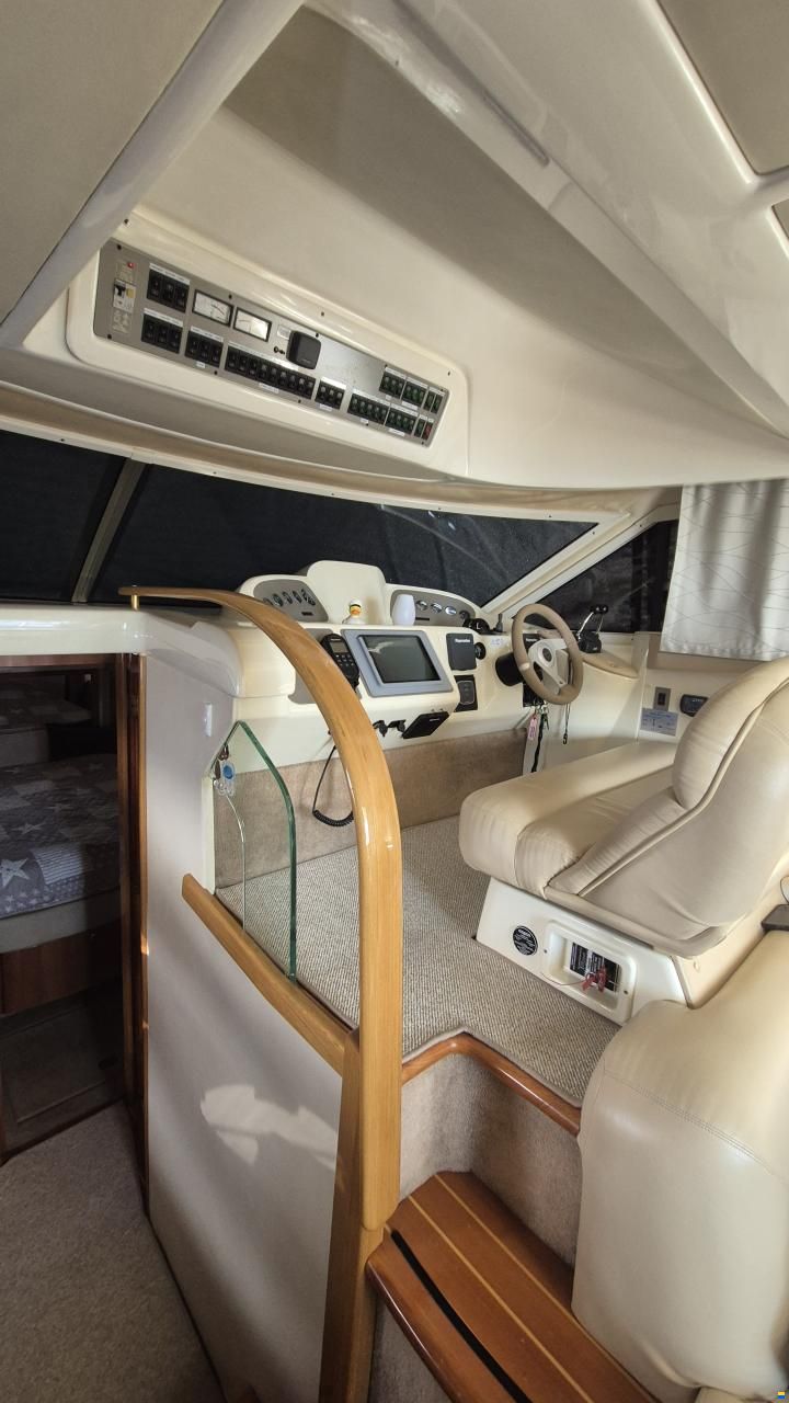 Sealine F37