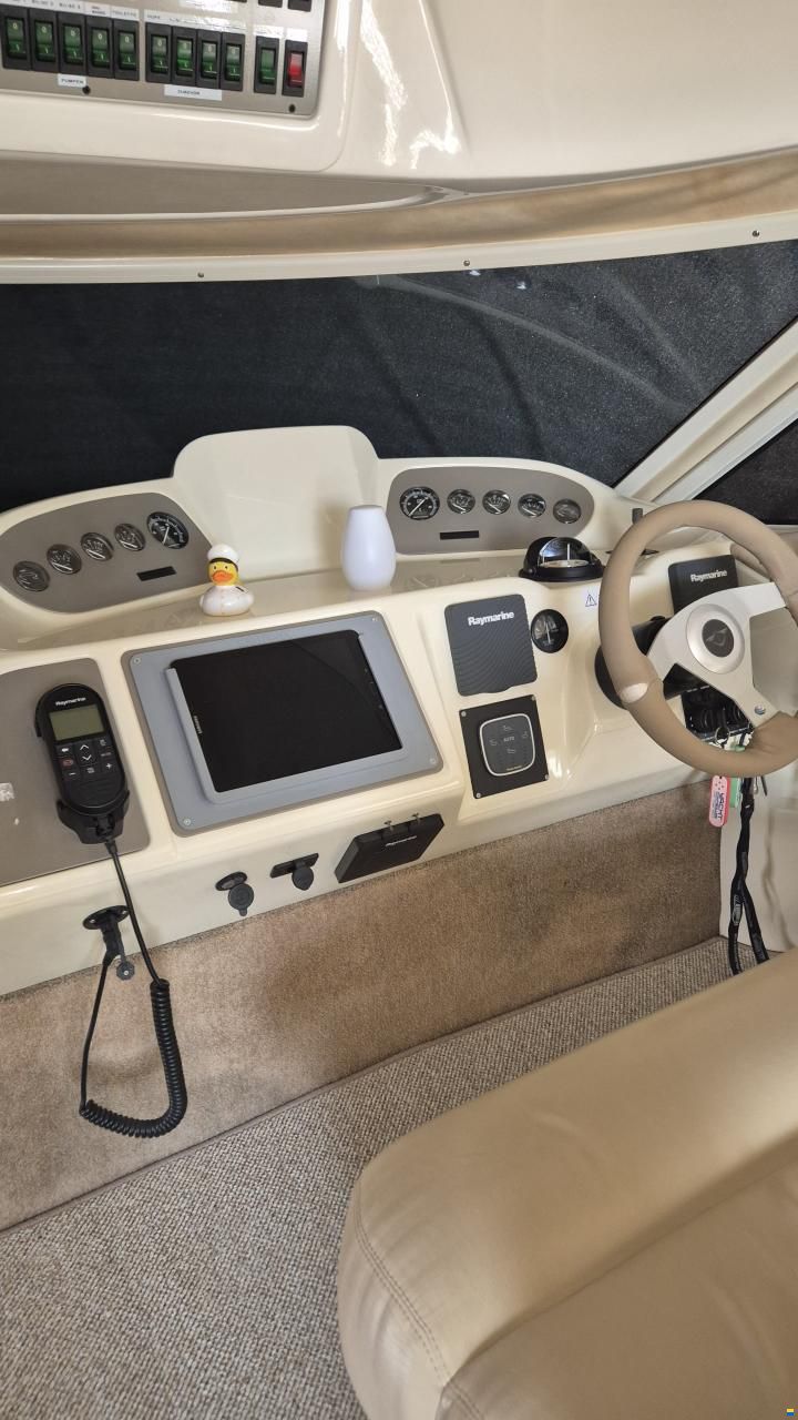 Sealine F37