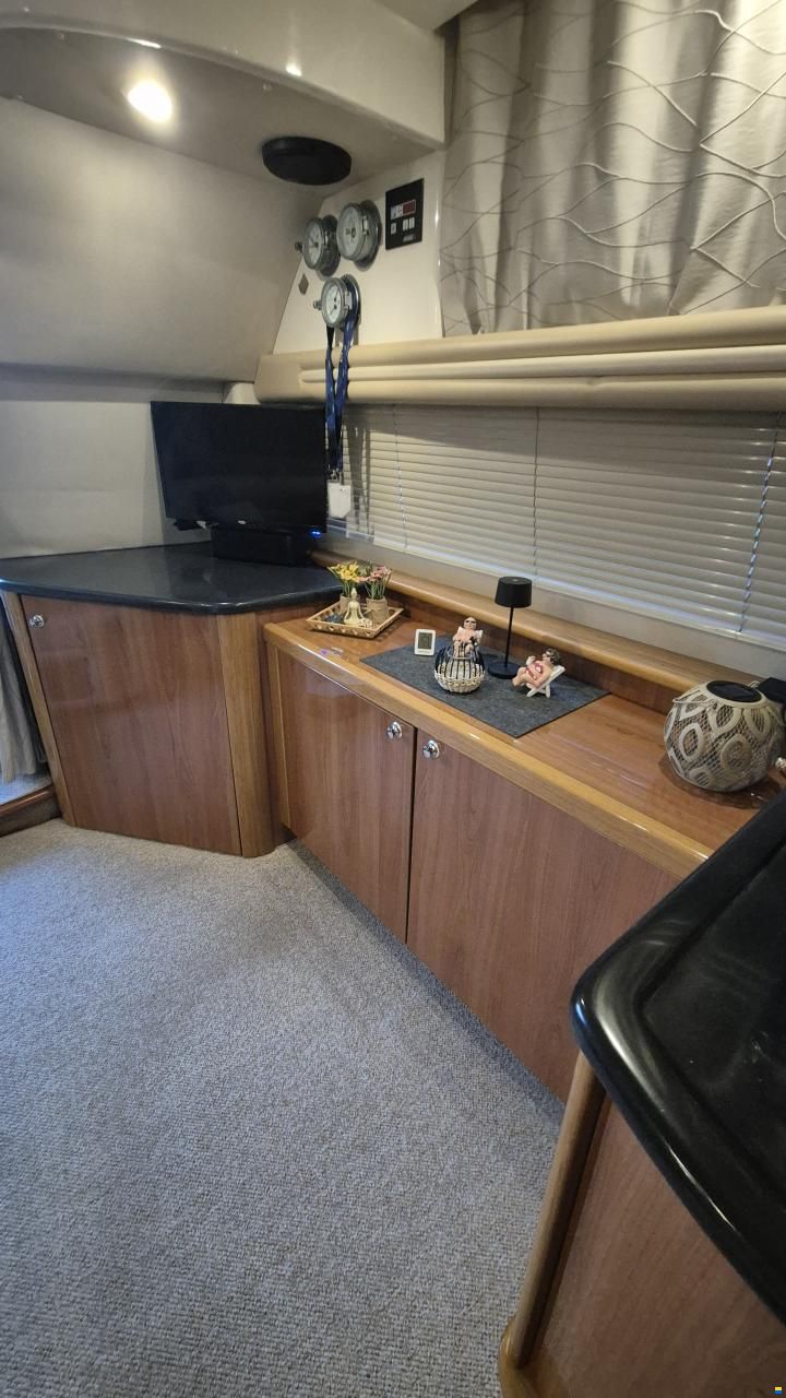 Sealine F37