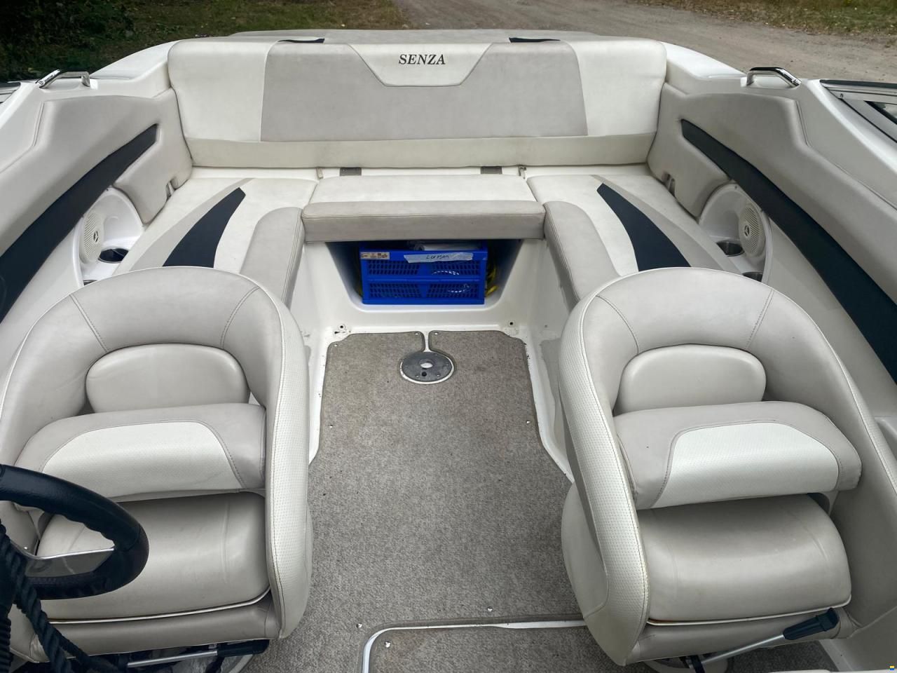 Larson Senza 226 Daycruiser