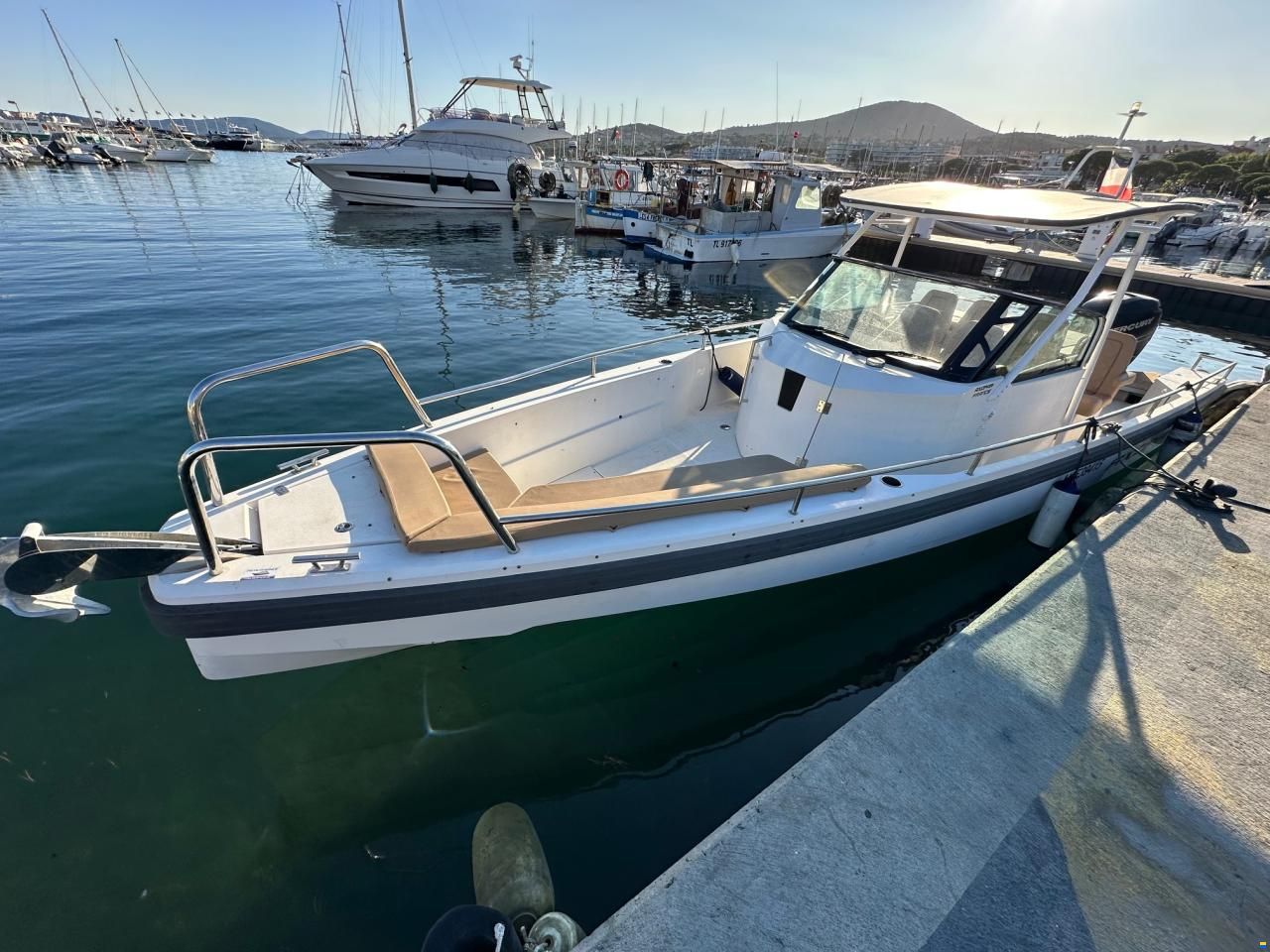 Axopar 28 T-Top