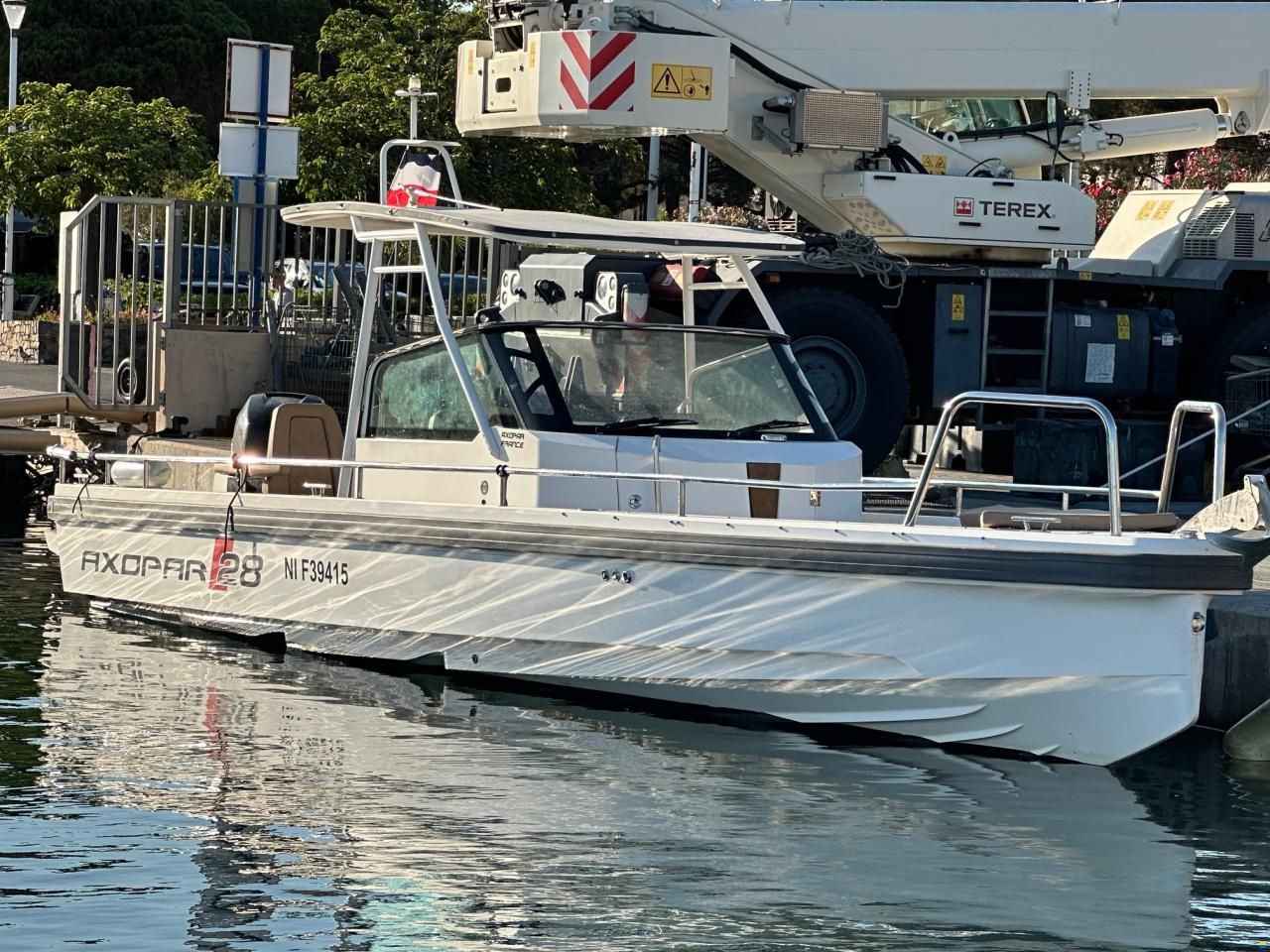 Axopar 28 T-Top