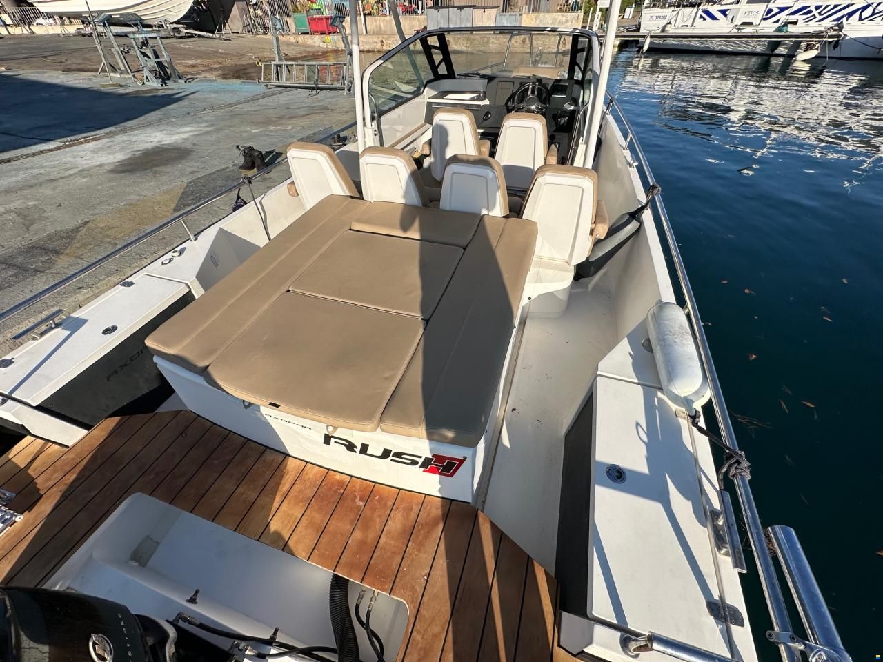 Axopar 28 T-Top