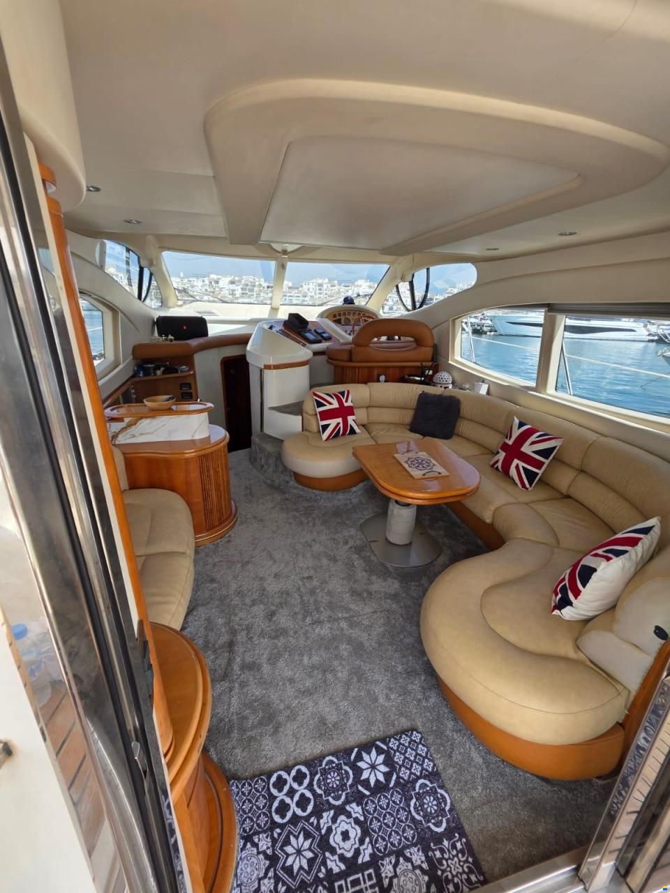 Azimut 46