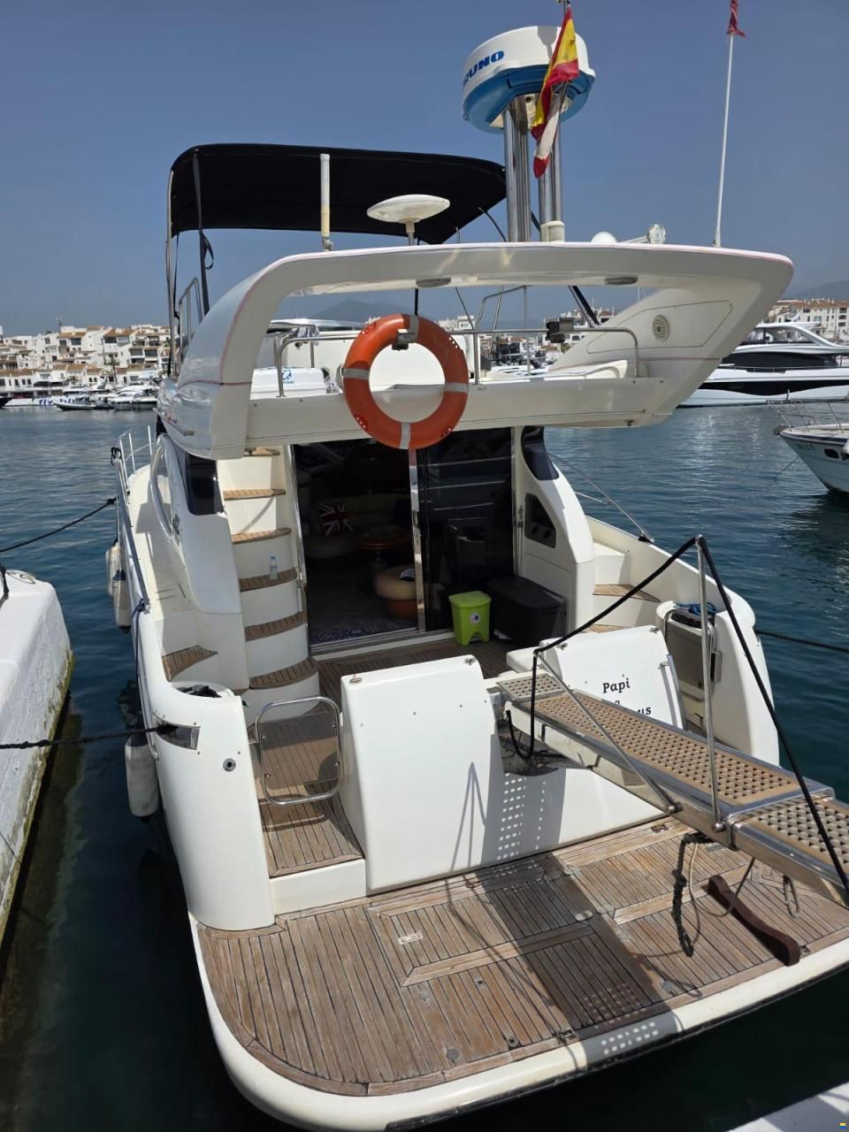 Azimut 46