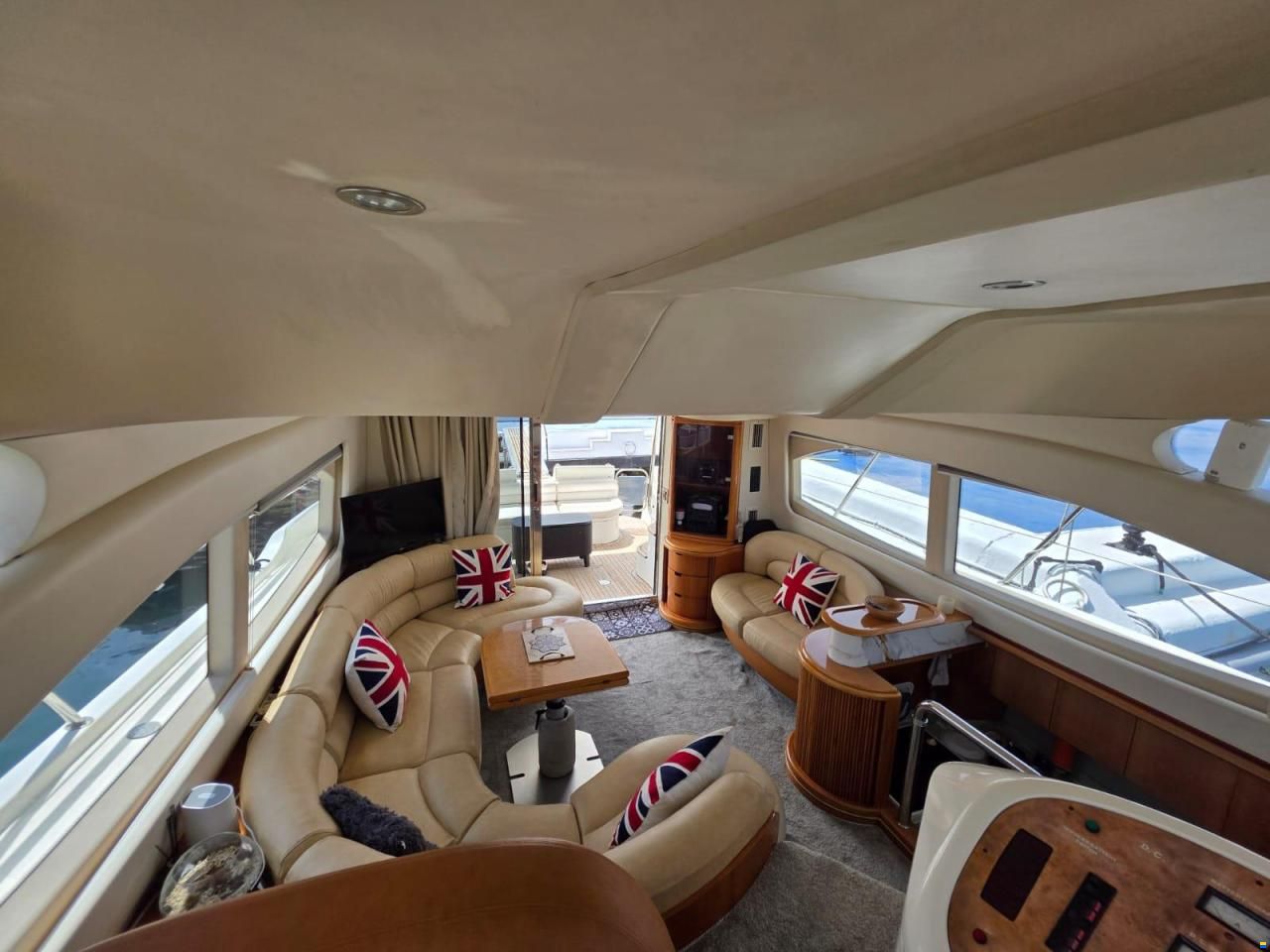 Azimut 46