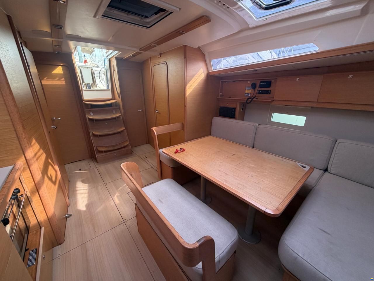 Dufour 430