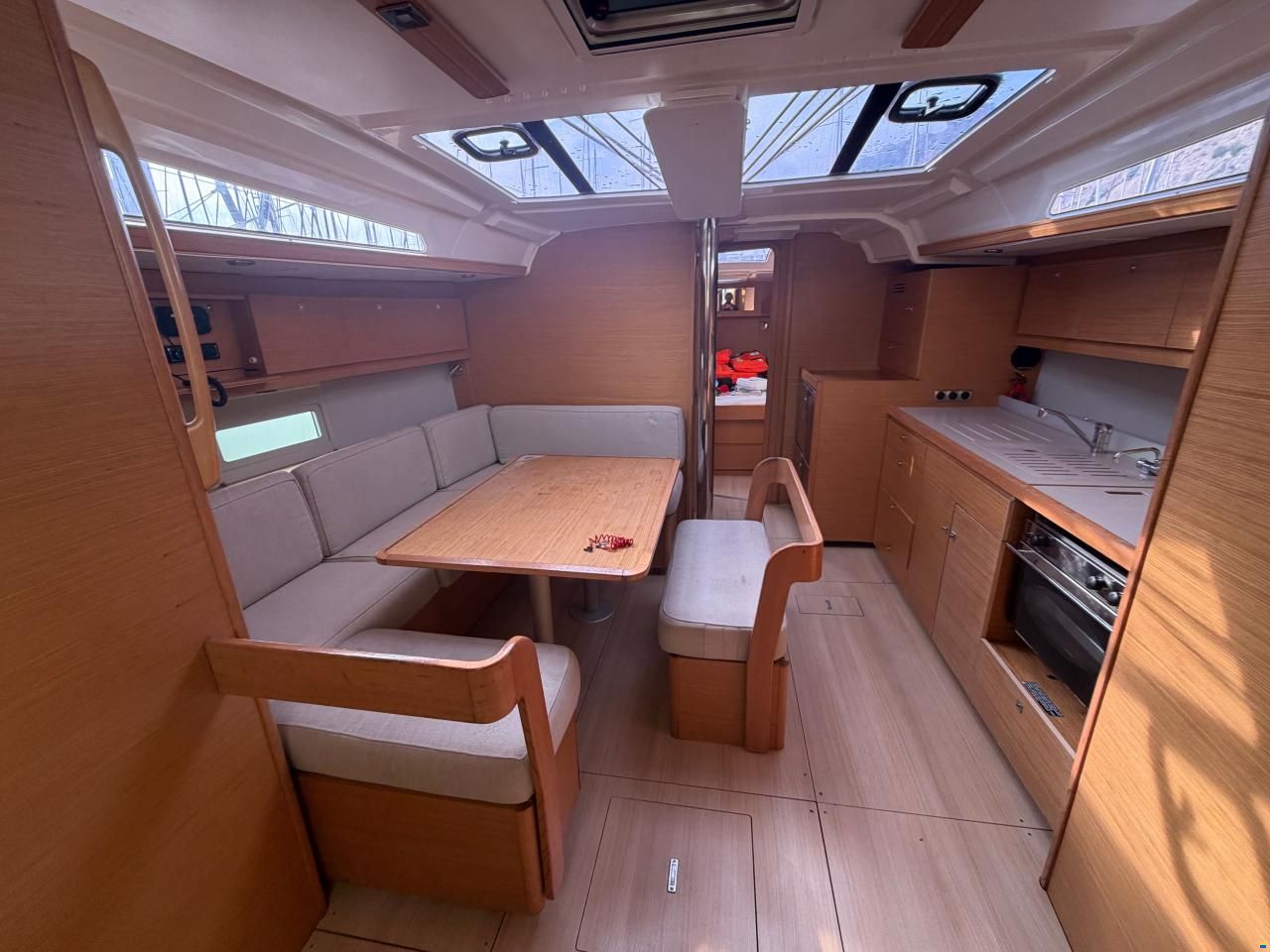 Dufour 430