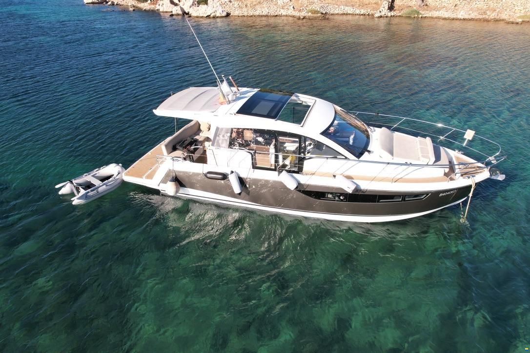 Sealine C330
