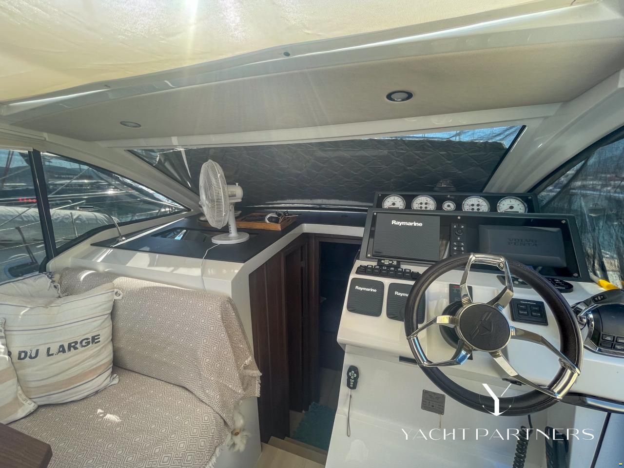 Sealine C330