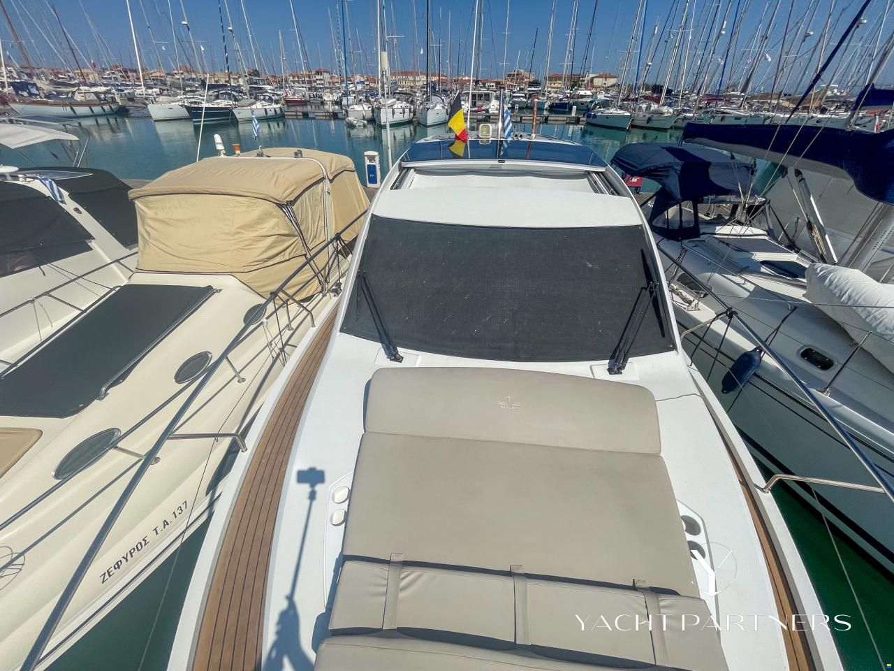 Sealine C330