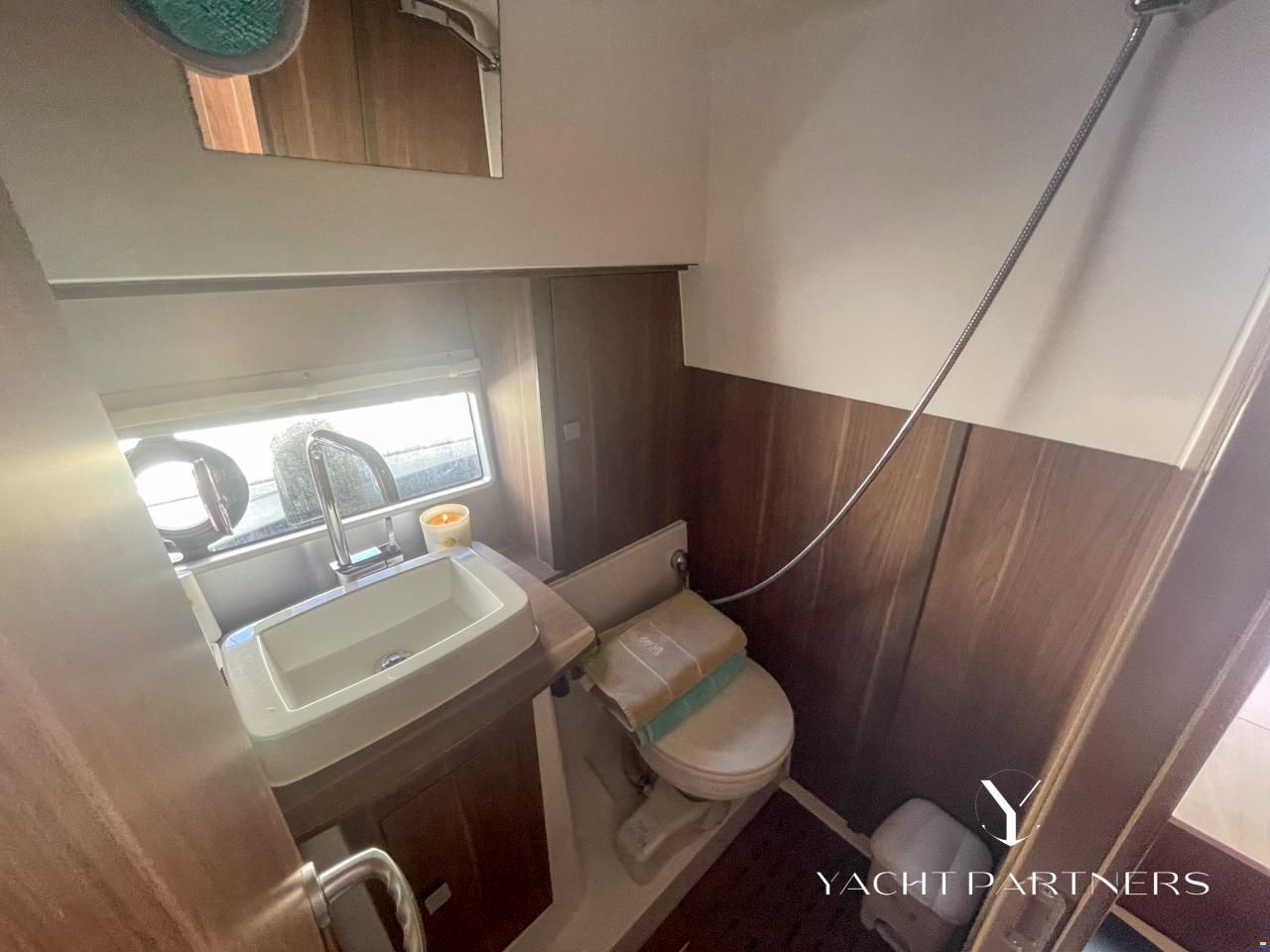 Sealine C330