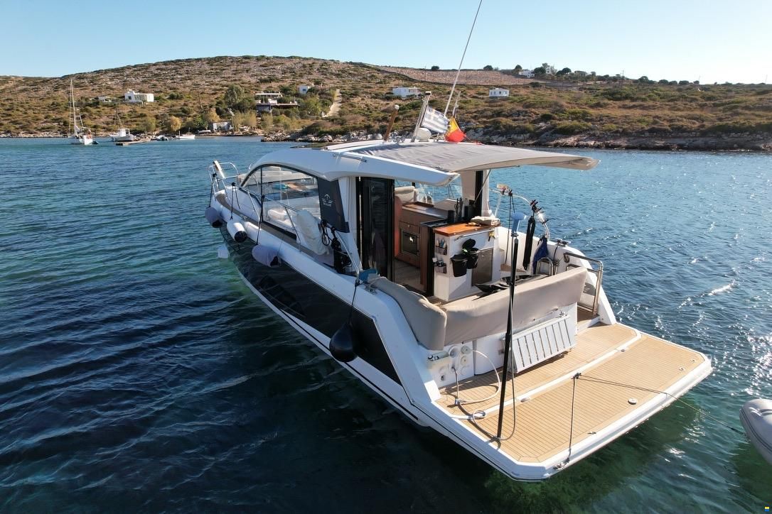 Sealine C330