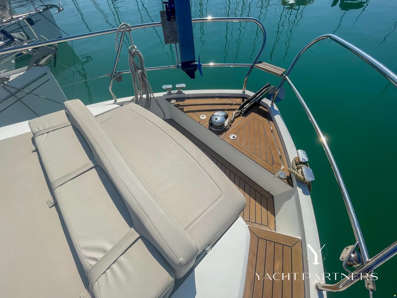 Sealine C330