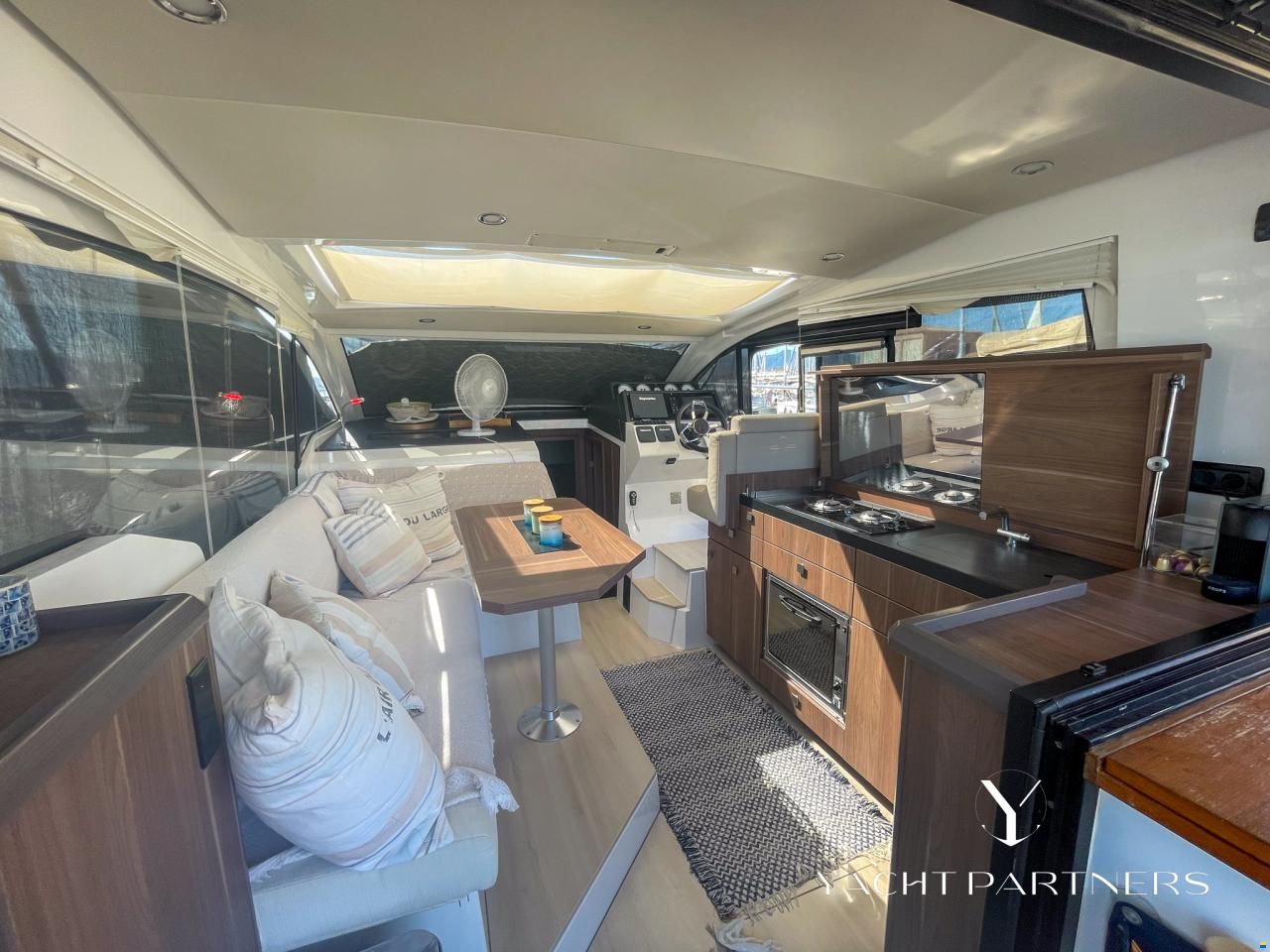 Sealine C330
