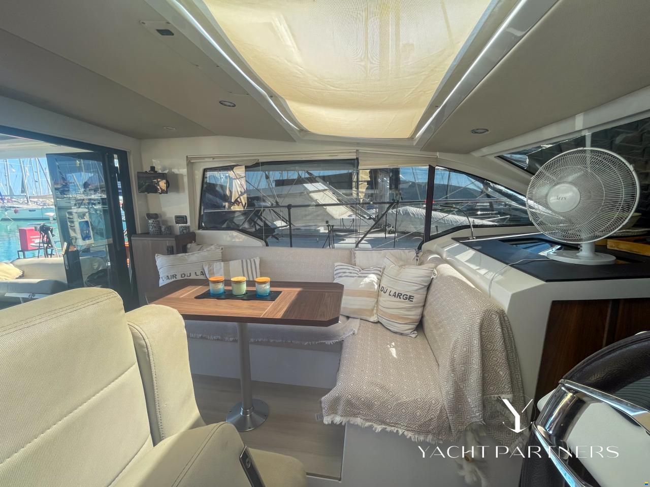 Sealine C330