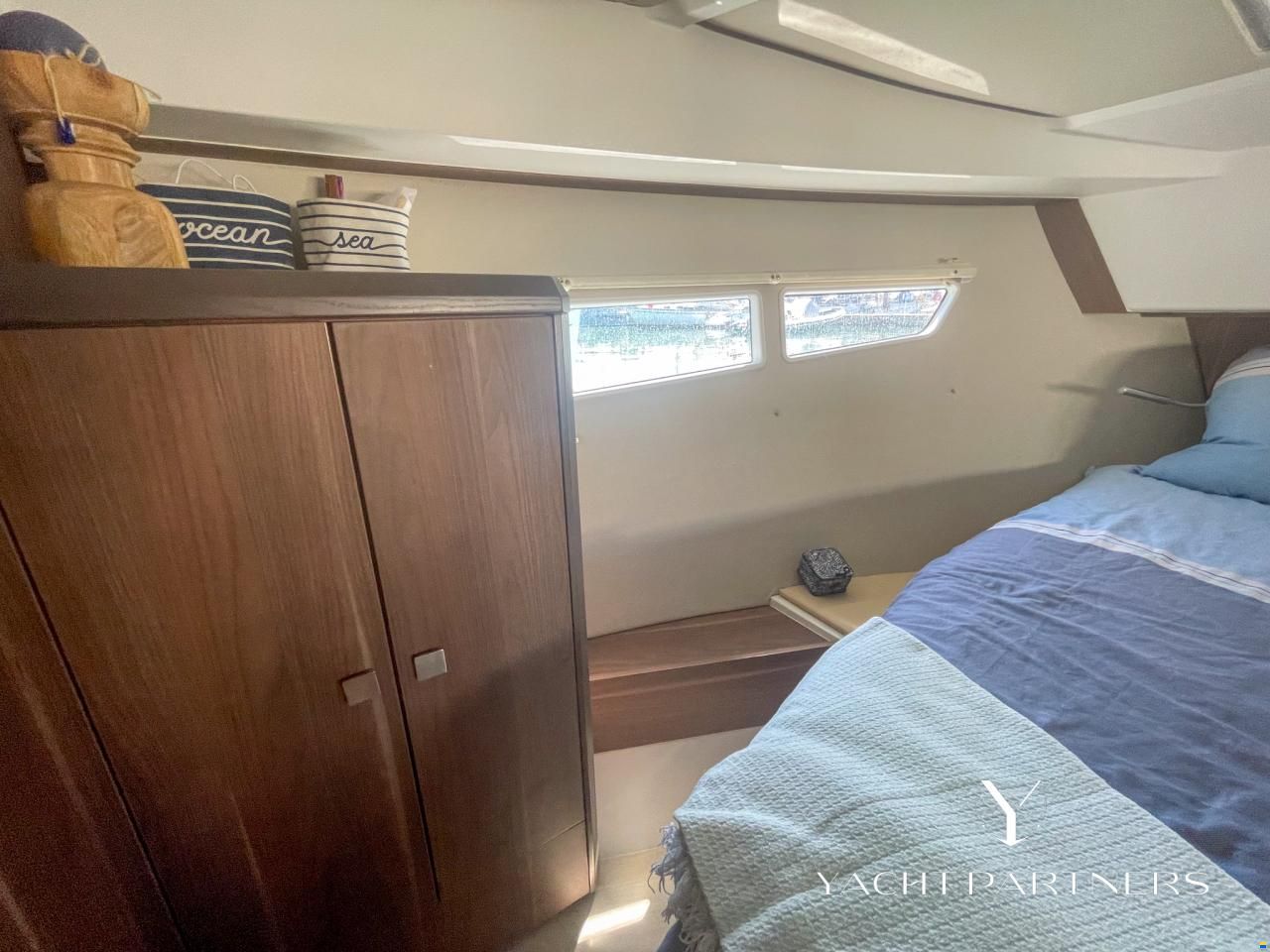 Sealine C330