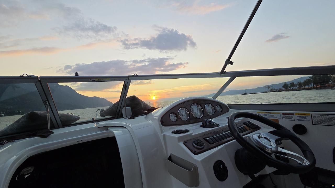 Rinker 260 EC Cruiser