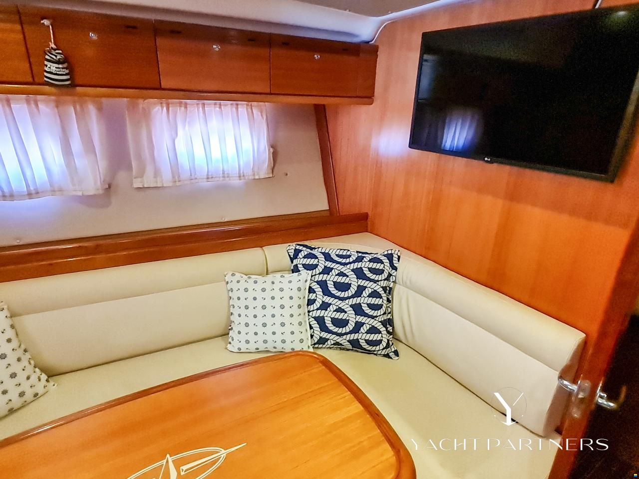 Bavaria 37 Sport