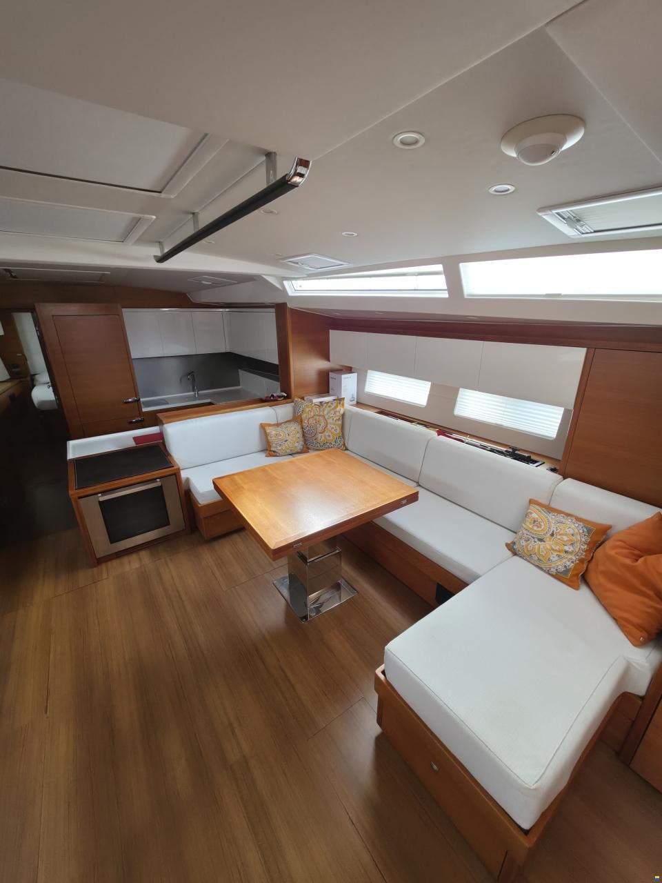 Bavaria C65 Lightwave
