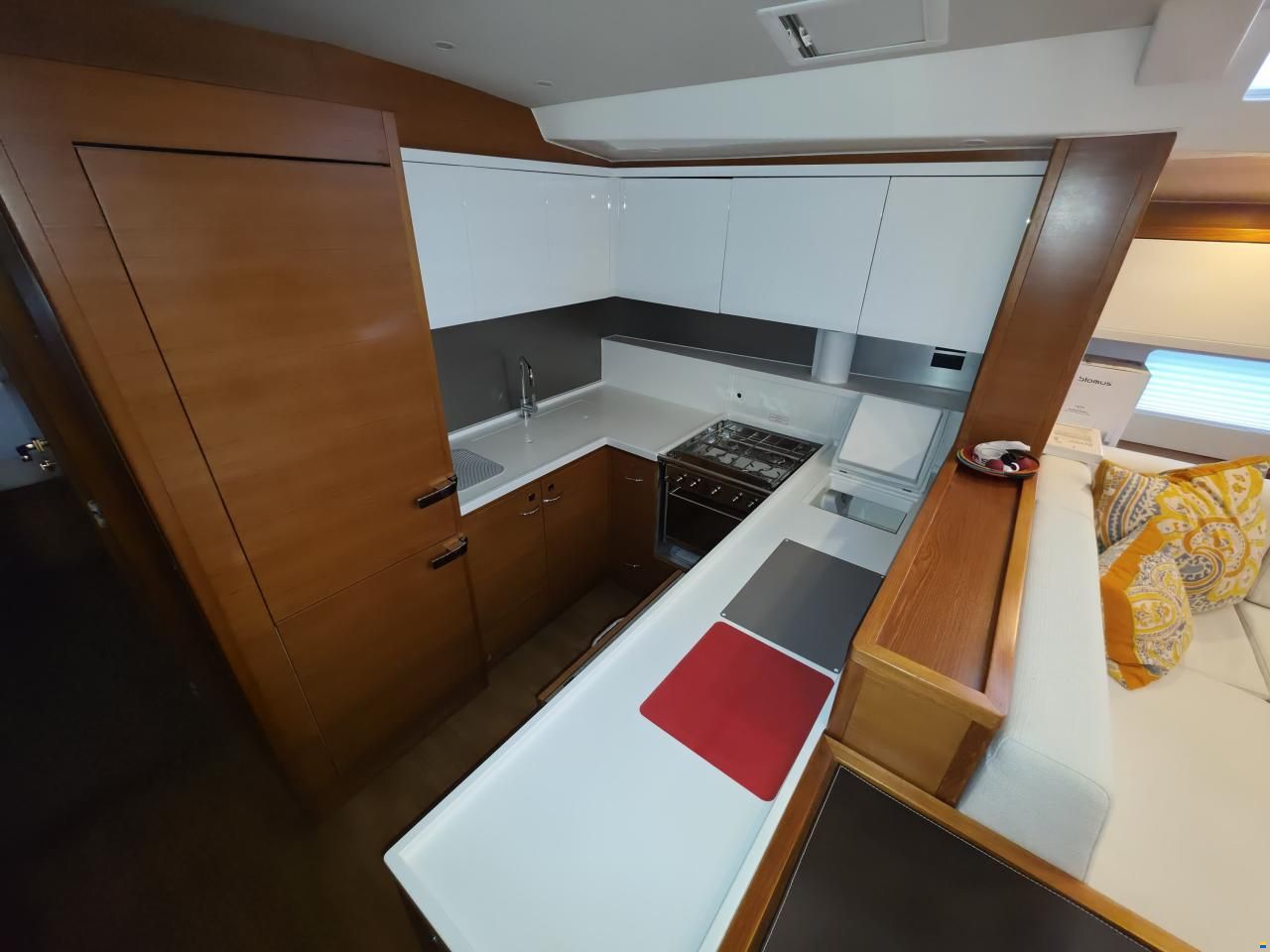 Bavaria C65 Lightwave