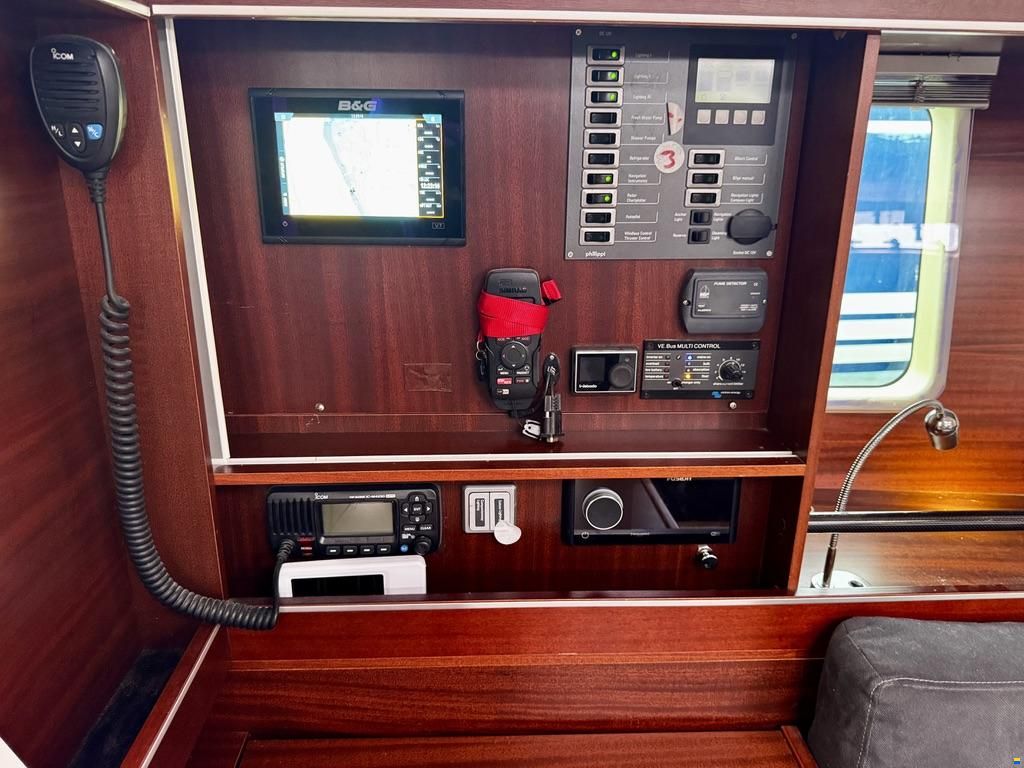 Hanse 445