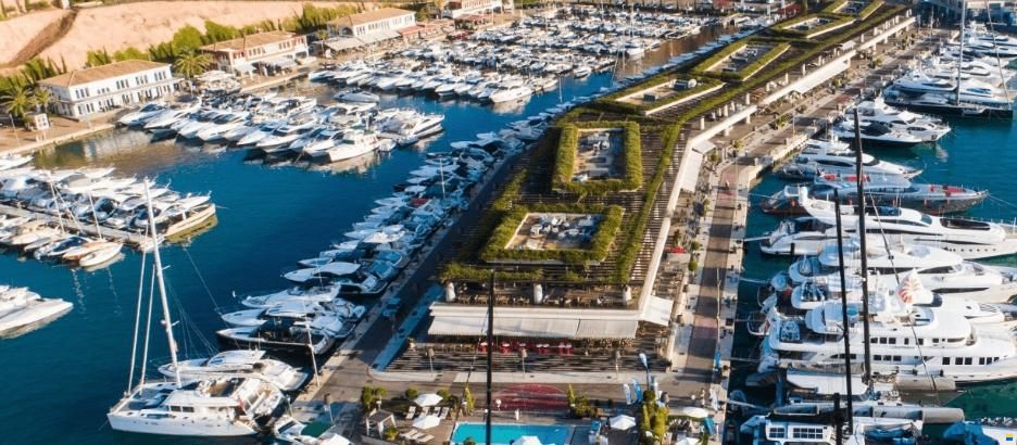 Exklusiver Liegeplatz in Port Adriano