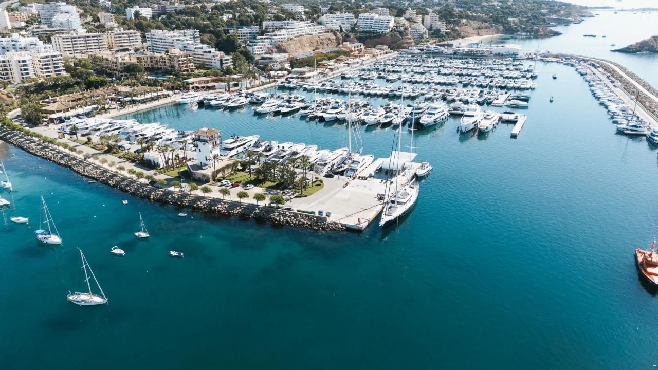 Liegeplatz im Yachthafen Puerto Portals