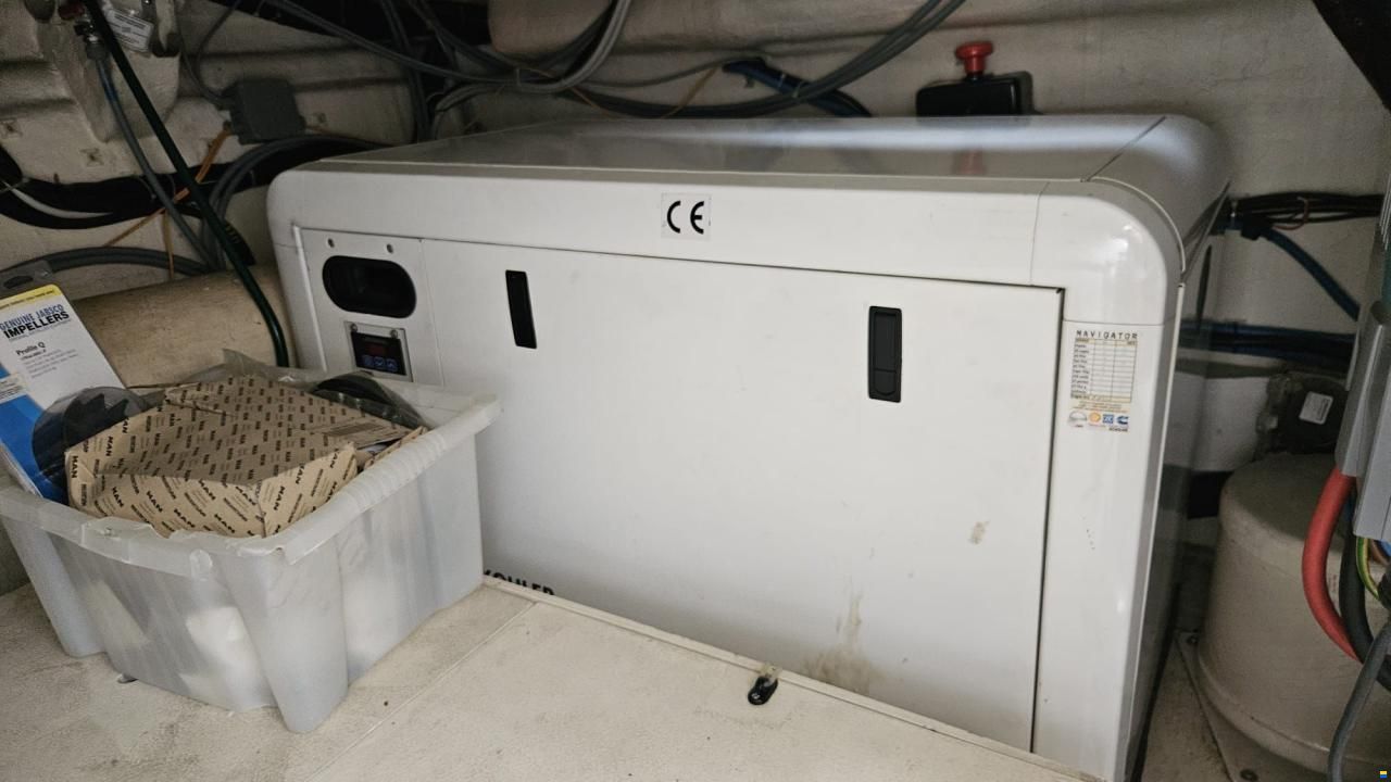 Ferretti 550