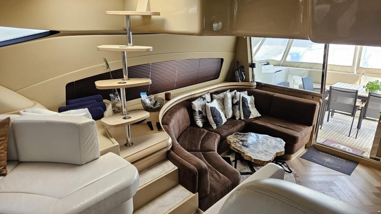 Ferretti 550