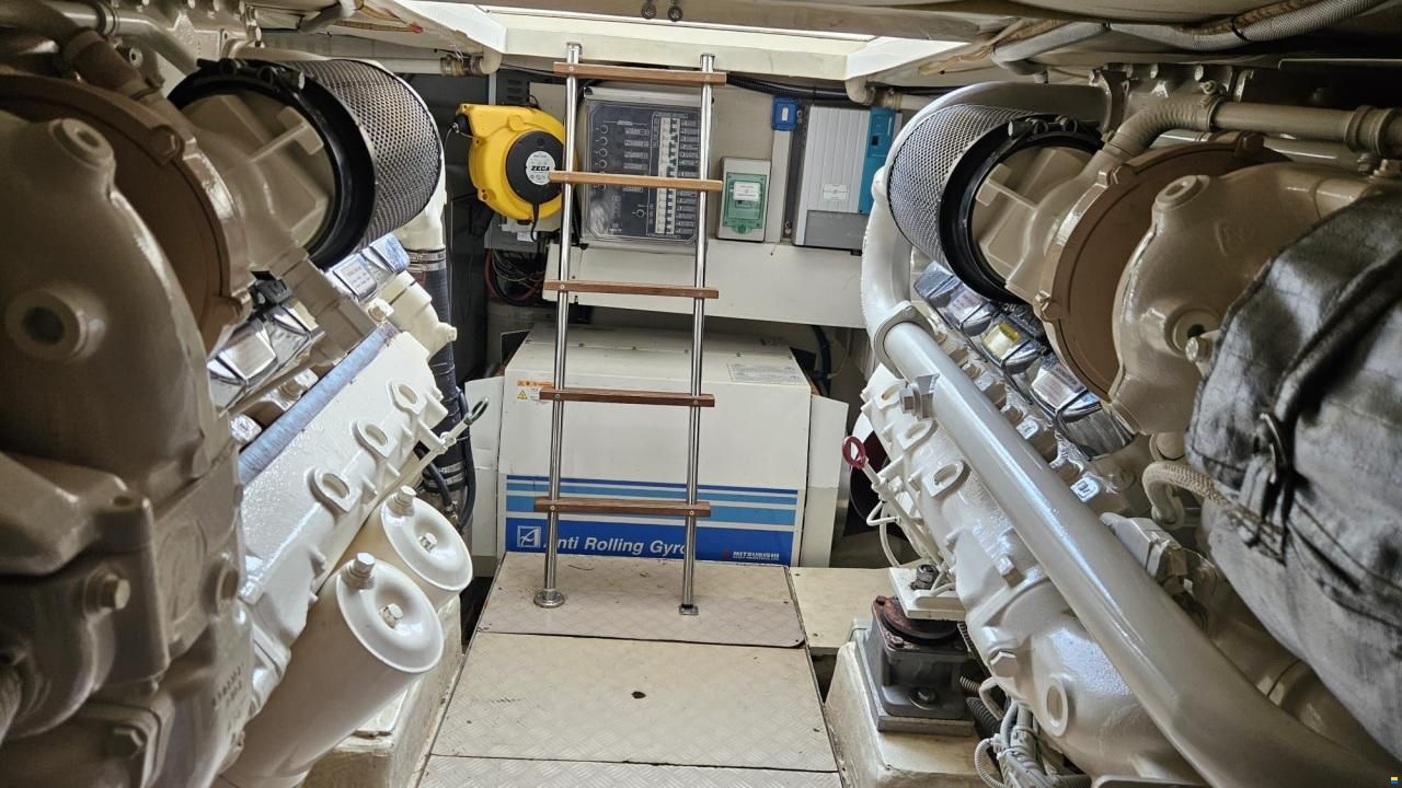 Ferretti 550