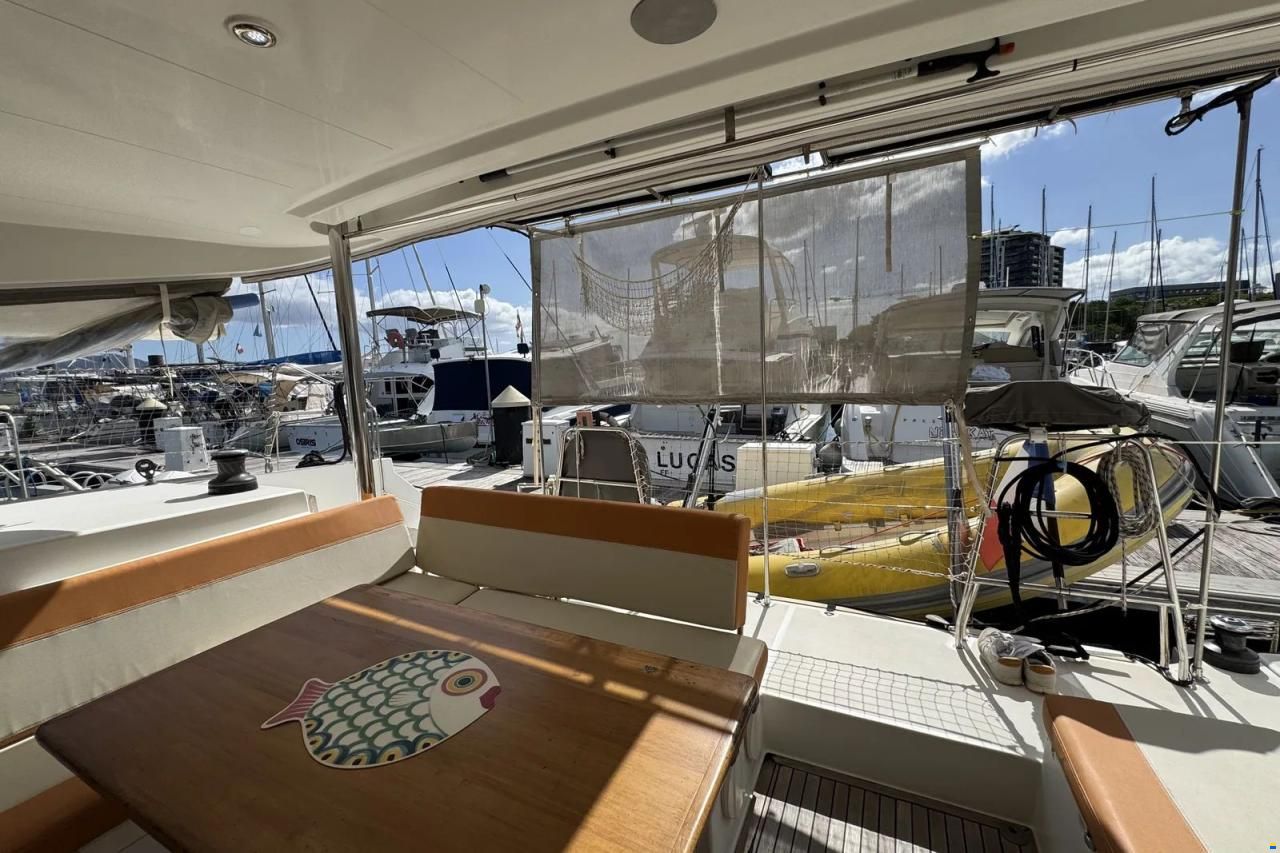 Lagoon 400