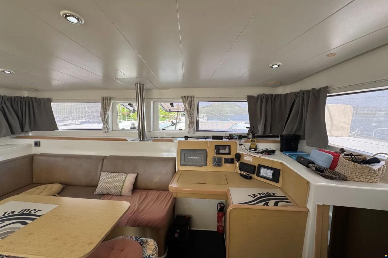 Lagoon 400