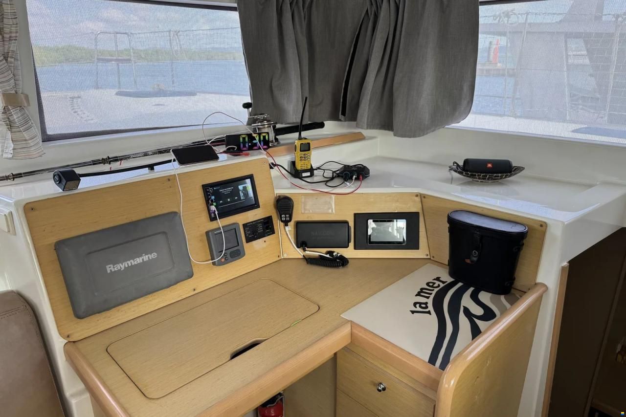 Lagoon 400