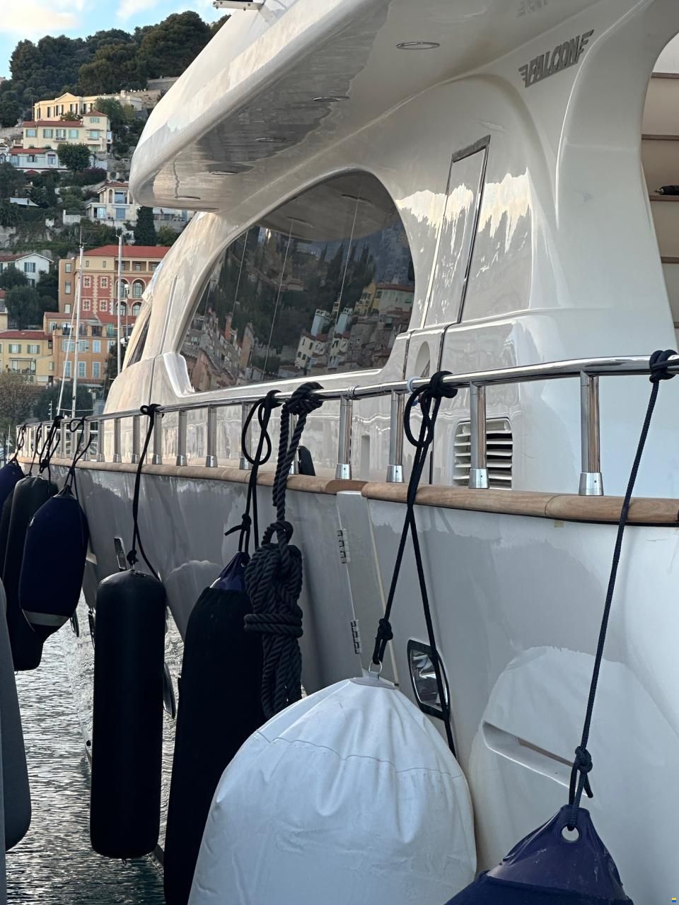 Falcon Yachts 102