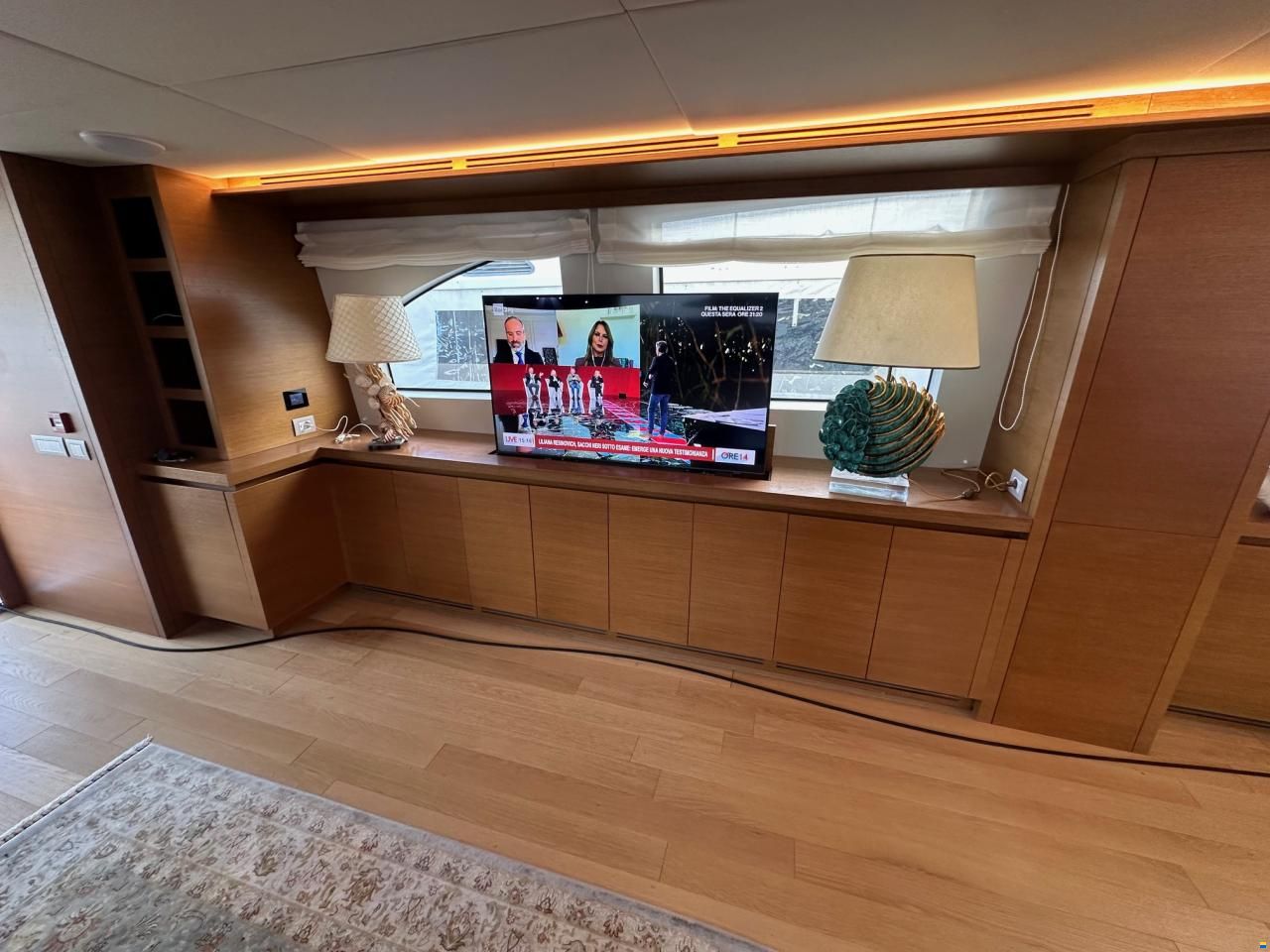 Falcon Yachts 102