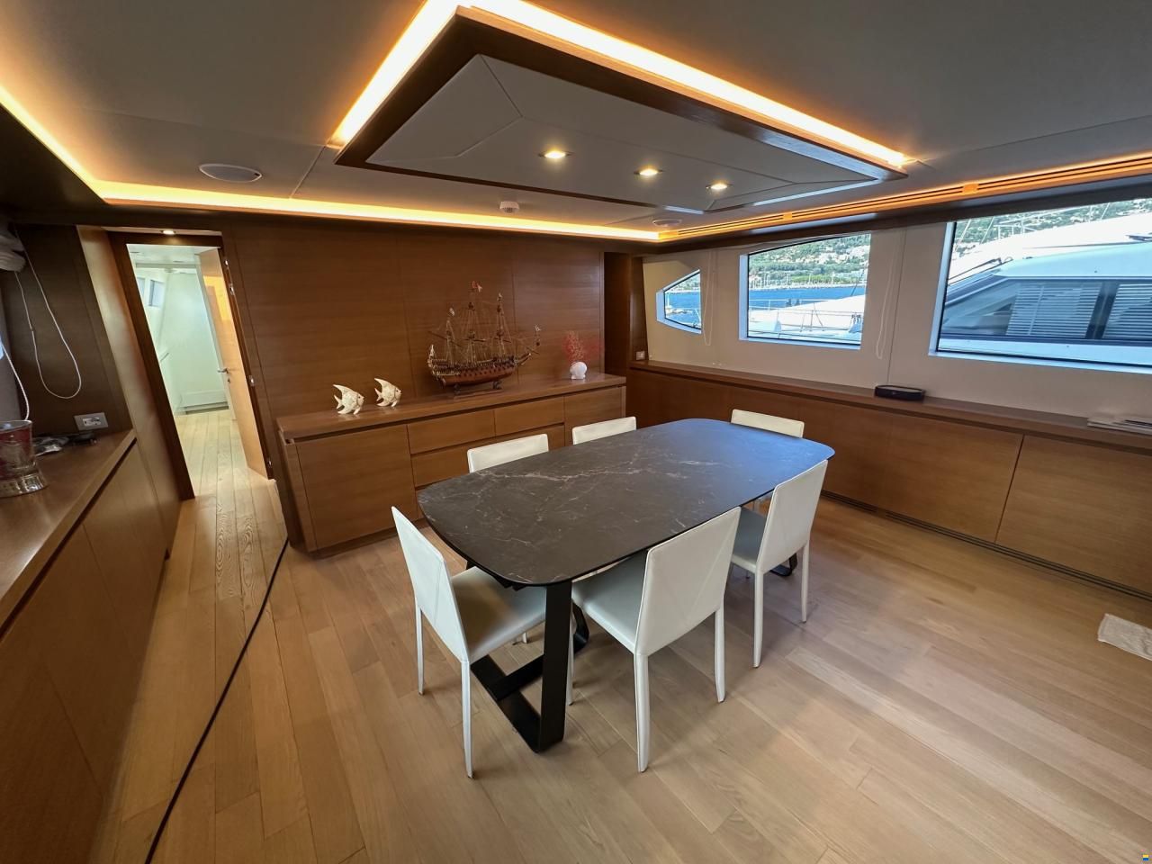 Falcon Yachts 102