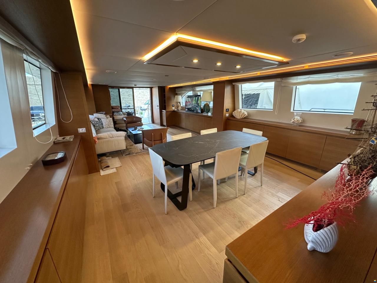 Falcon Yachts 102