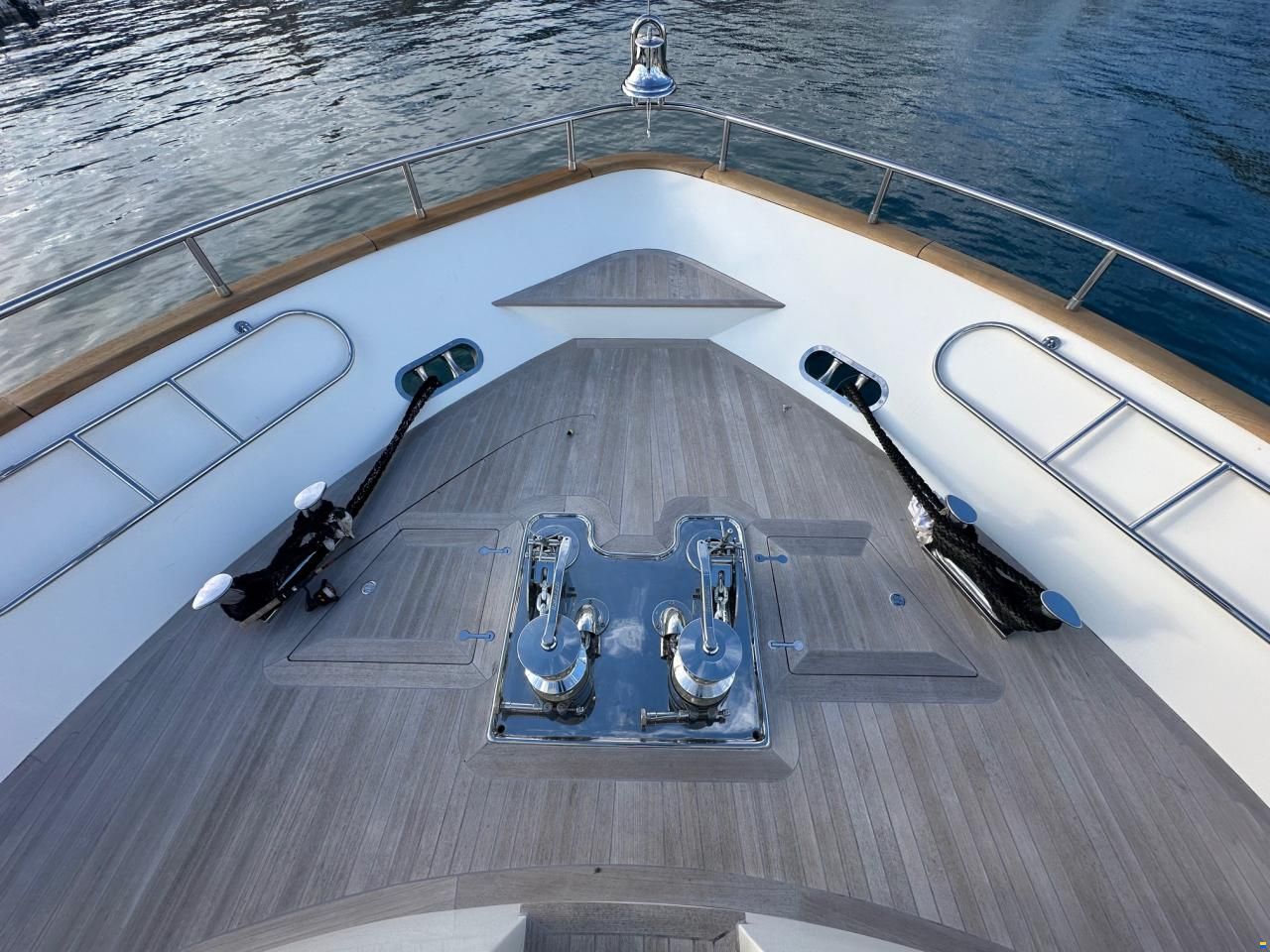 Falcon Yachts 102