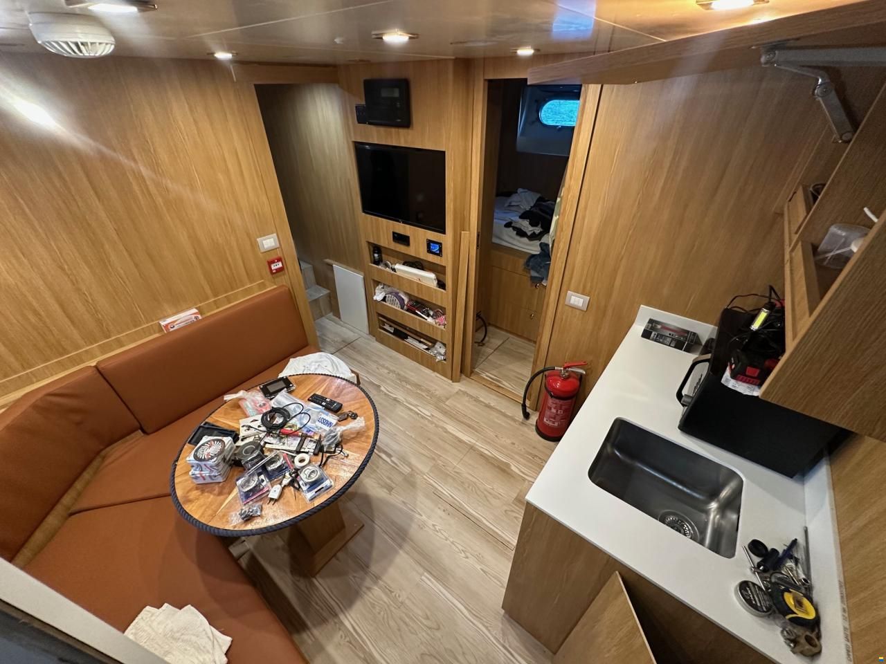 Falcon Yachts 102