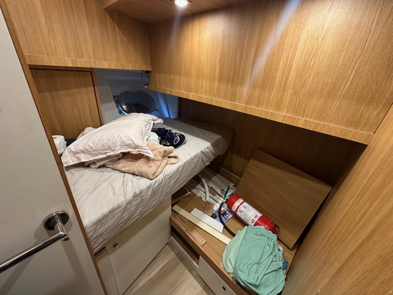 Falcon Yachts 102