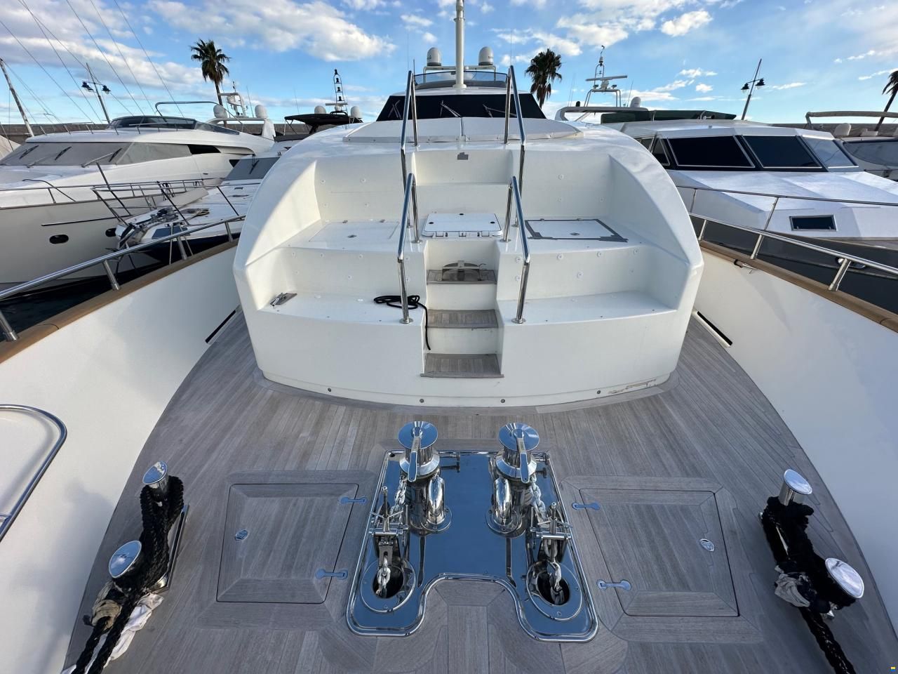 Falcon Yachts 102