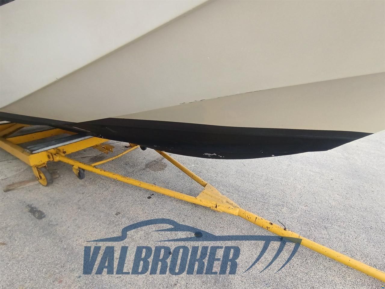 Boston Whaler OUTRAGE 22