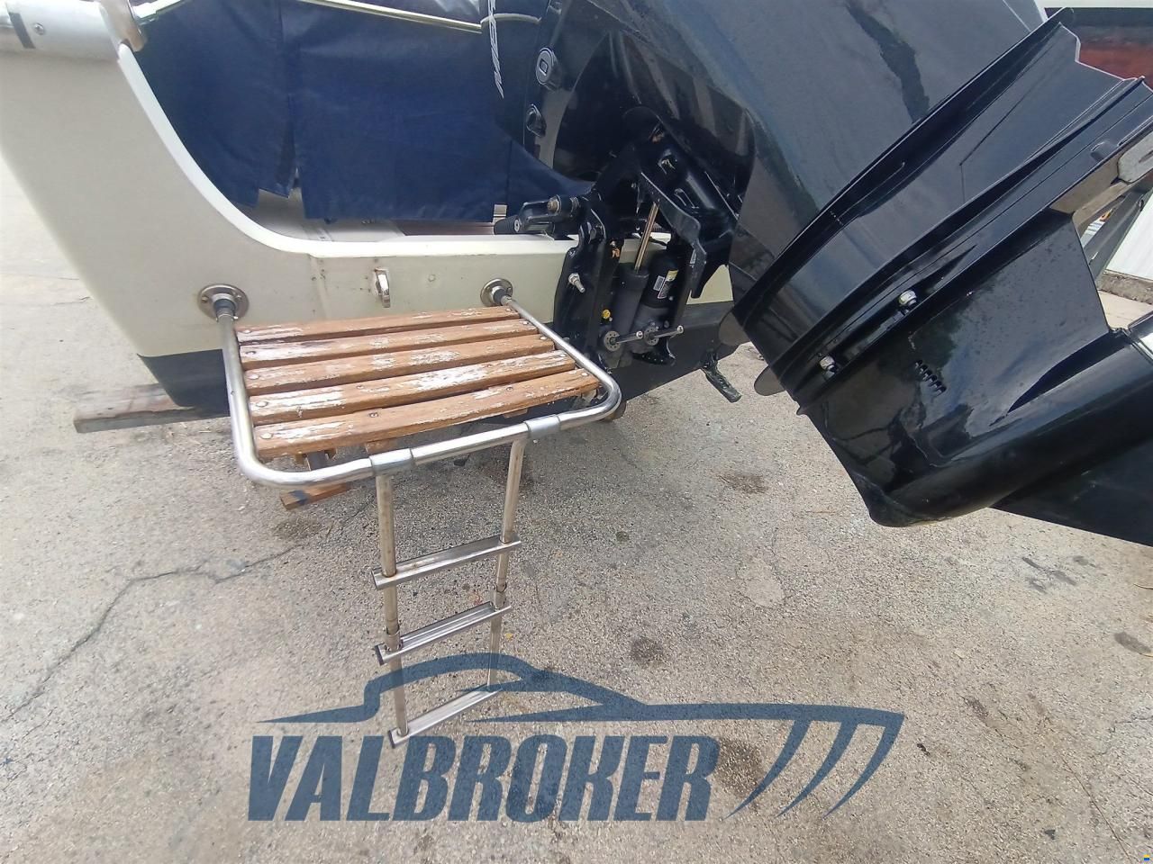 Boston Whaler OUTRAGE 22