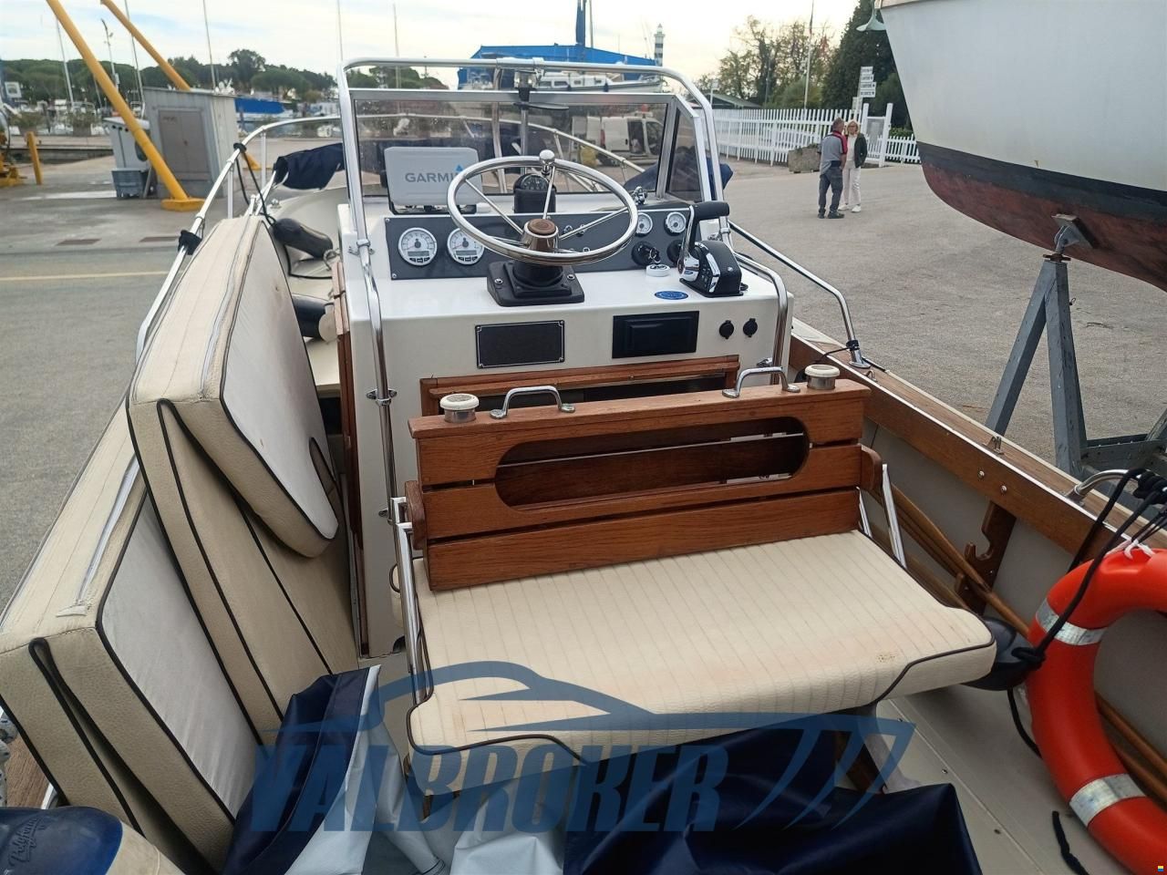 Boston Whaler OUTRAGE 22