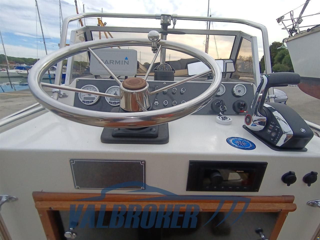 Boston Whaler OUTRAGE 22