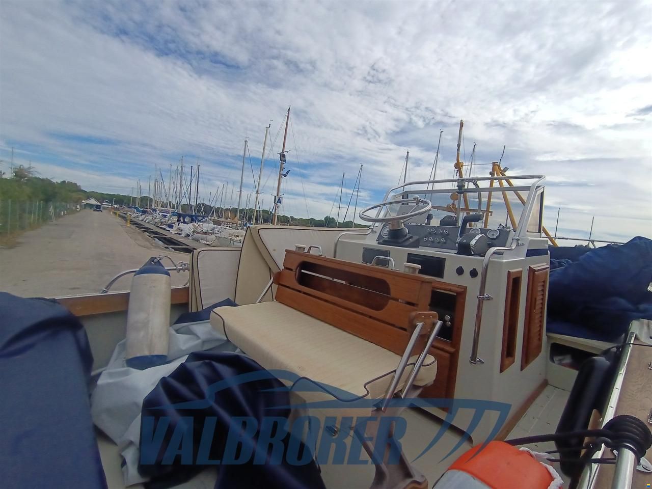 Boston Whaler OUTRAGE 22