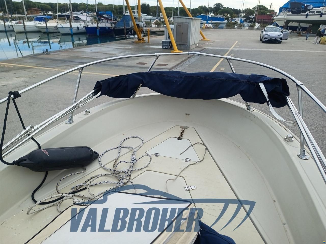 Boston Whaler OUTRAGE 22