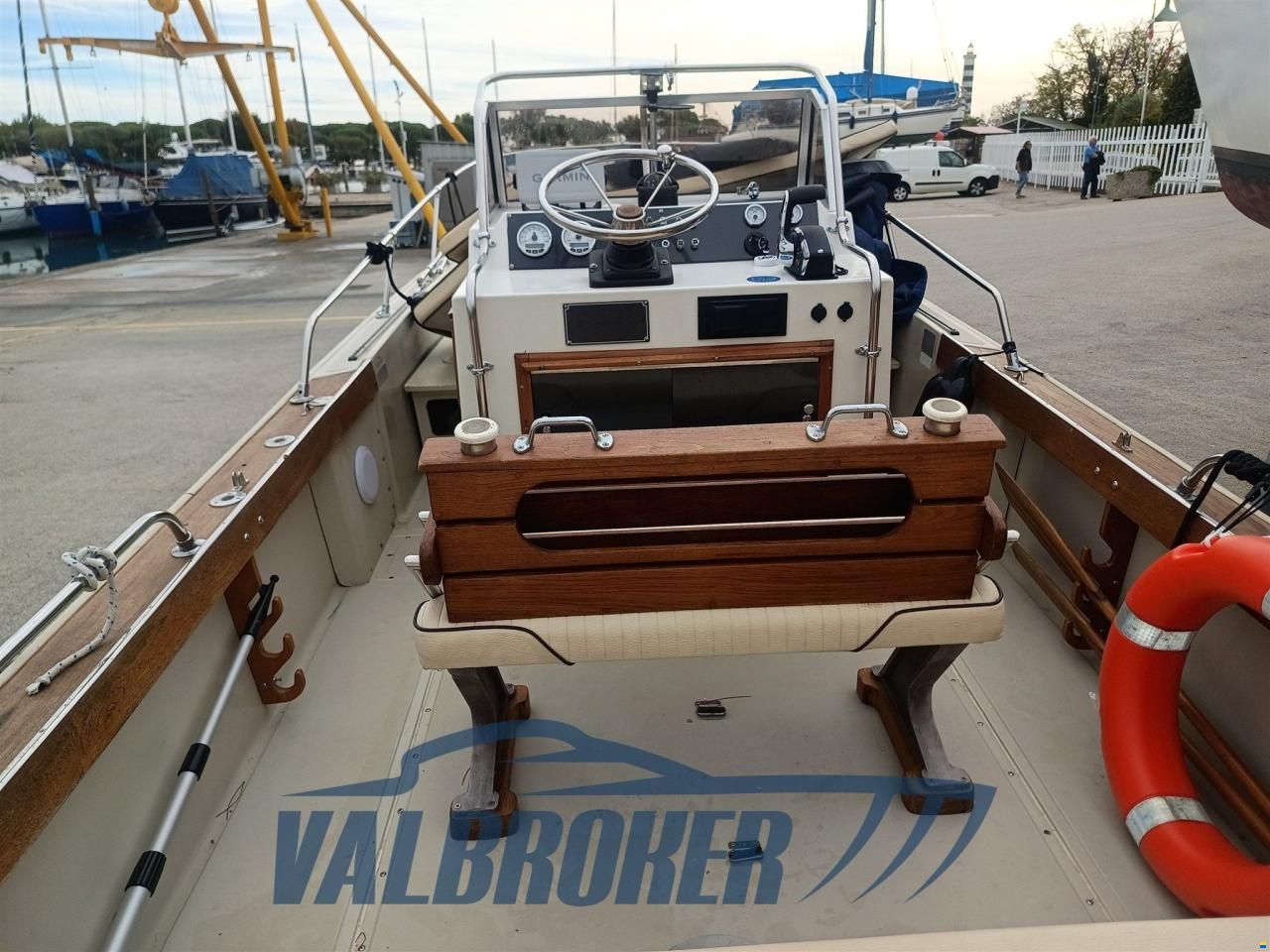 Boston Whaler OUTRAGE 22