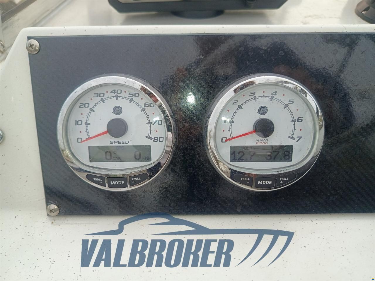 Boston Whaler OUTRAGE 22